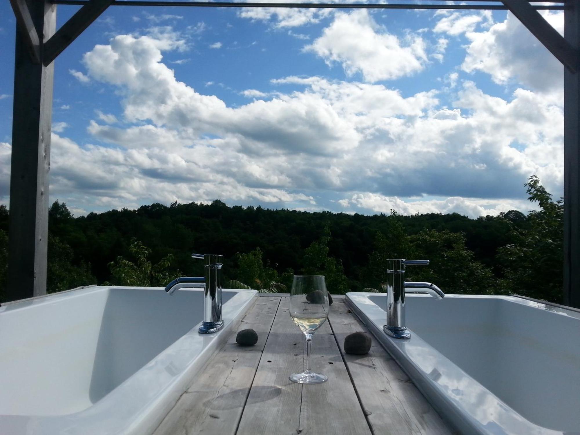 Eco Spa Highland Grenville-Sur-La-Rouge Exterior photo