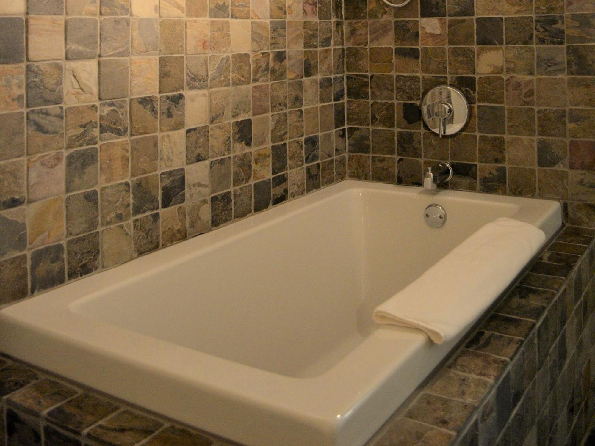 Eco Spa Highland Grenville-Sur-La-Rouge Room photo